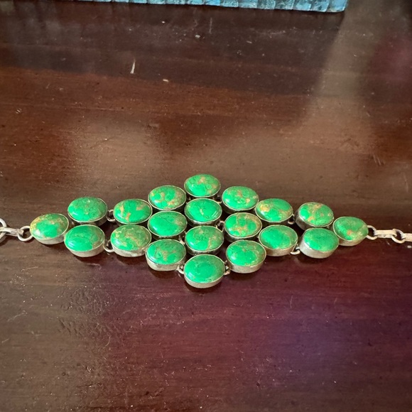 Unique Green Gemstone 925 Sterling Silver stamped Bracelet 8” - Picture 2 of 7